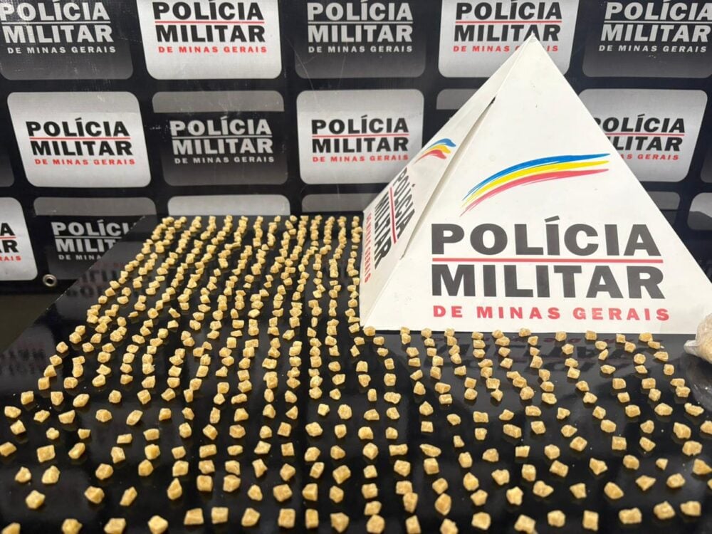 605 pedras de crack são apreendidas pela Polícia Militar em Santa Bárbara