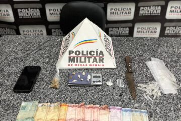 Polícia Militar prende quatro homens e apreende adolescente por tráfico de drogas em São Gonçalo do Rio Abaixo