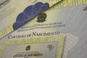 Justiça condena banco a pagar R$ 8 mil por não atualizar nome de homem transexual, em Juiz de Fora