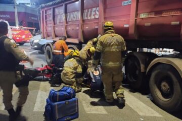 Motociclista morre em colisão com carreta na avenida Wilson Alvarenga, em João Monlevade