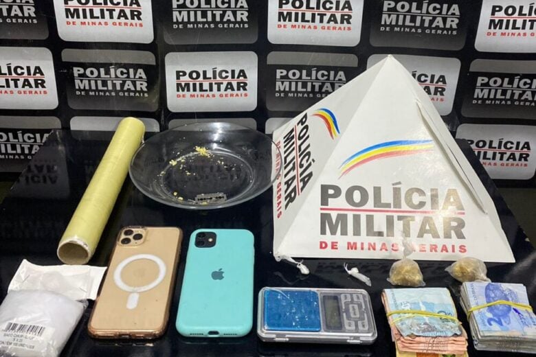 Mulher é presa por tráfico de drogas durante operação policial em Brumal, distrito de Santa Bárbara