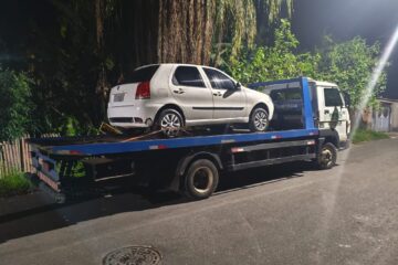 Após perseguição, Polícia Militar apreende veículo abandonado durante fuga em João Monlevade