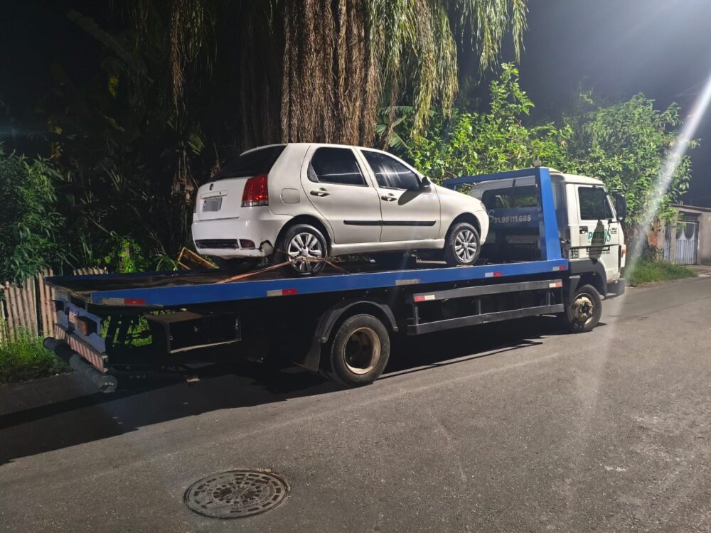 Após perseguição, Polícia Militar apreende veículo abandonado durante fuga em João Monlevade