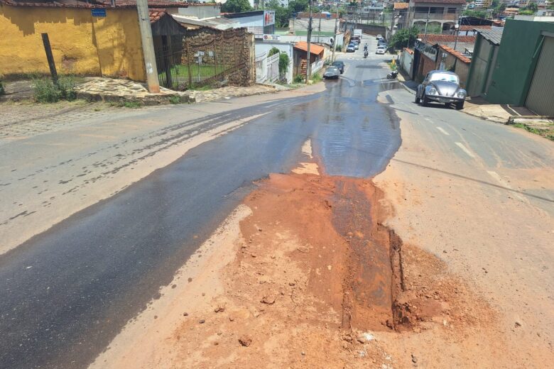 Moradores reclamam de vazamento de água na Vila São Joaquim; Saae agenda nova intervenção