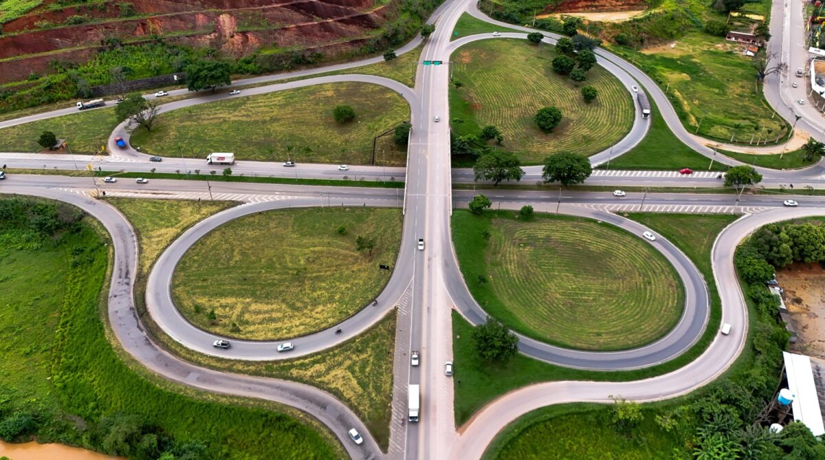 Obras da Nova 381 interditam acesso à BR-116 em Governador Valadares
