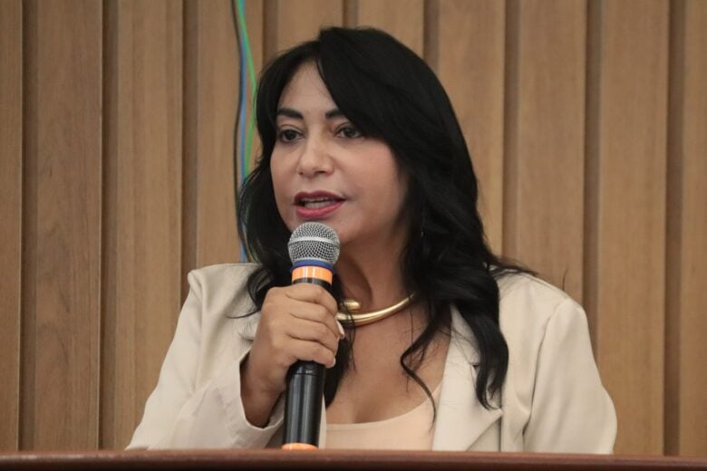 “Divergir faz parte da política; desrespeitar, não”, afirma Dulce Citi ao se licenciar da Câmara de Itabira 