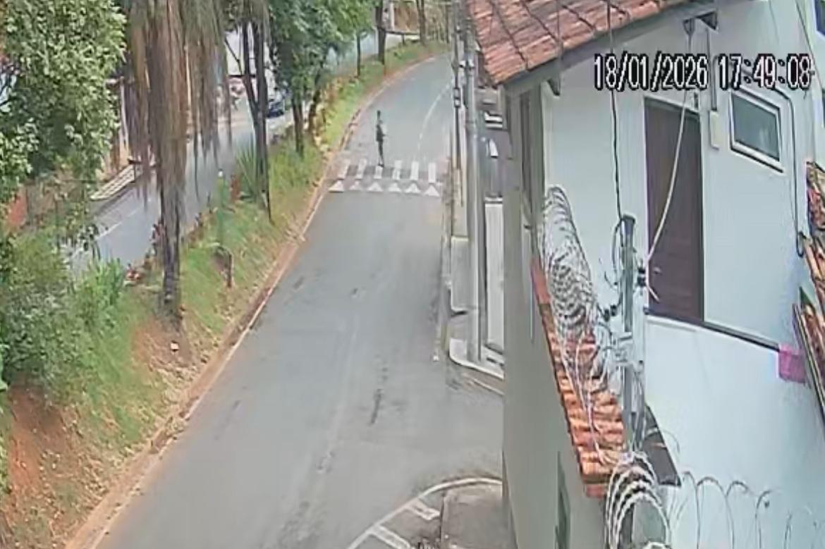Idoso morre após ser atropelado por motocicleta na avenida das Rosas, em Itabira