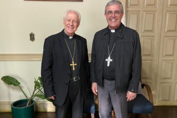 Itabira sedia encontro entre Dom Marco Gubiotti e Dom Gil Moreira durante transição na Arquidiocese de Juiz de Fora