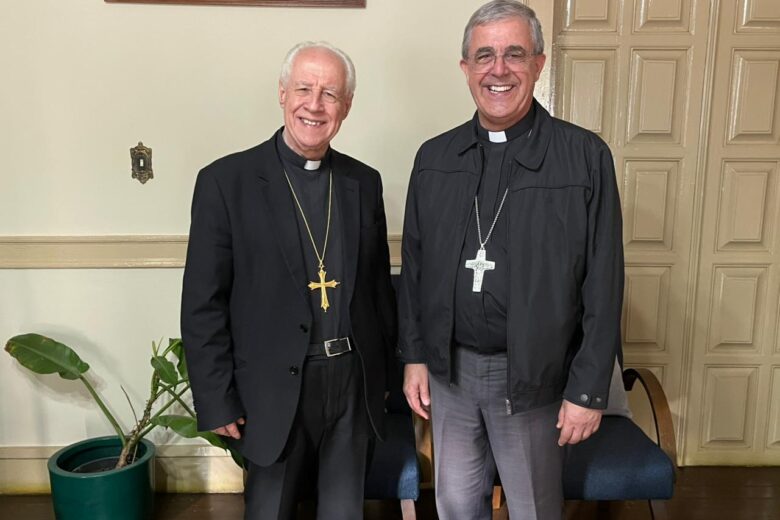 Itabira sedia encontro entre Dom Marco Gubiotti e Dom Gil Moreira durante transição na Arquidiocese de Juiz de Fora