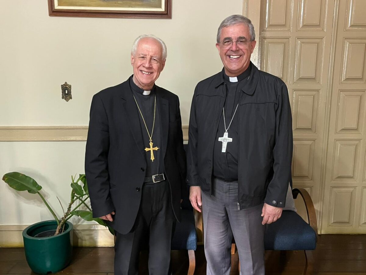 Itabira sedia encontro entre Dom Marco Gubiotti e Dom Gil Moreira durante transição na Arquidiocese de Juiz de Fora