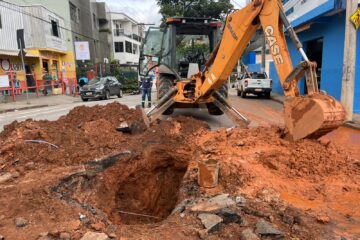 Manutenção do Saae interdita pista da rua Juca Machado em Itabira
