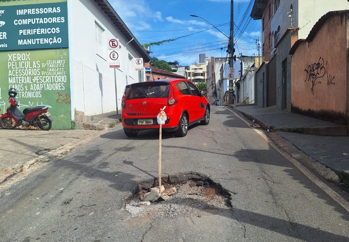 Itabira: manutenção na rede de esgoto da rua dos Operários é adiada