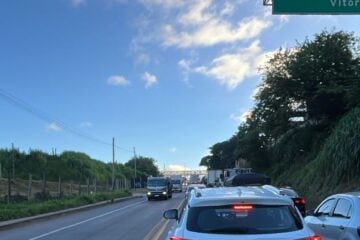 Trânsito na BR-381 tem lentidão na manhã deste sábado (10)