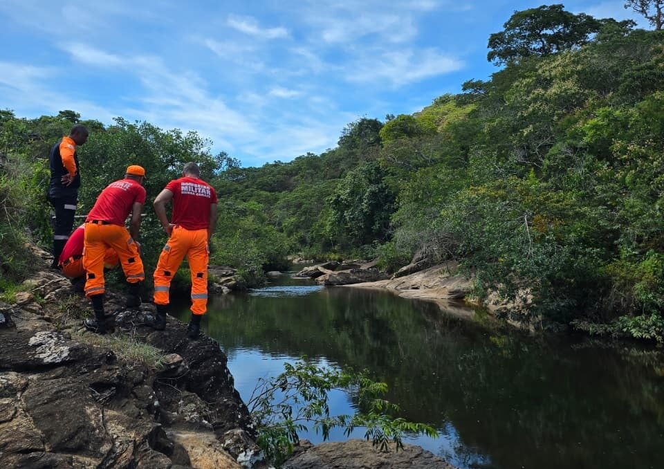 Homem morre afogado em rio próximo à Cachoeira das Três Barras, em Conceição do Mato Dentro