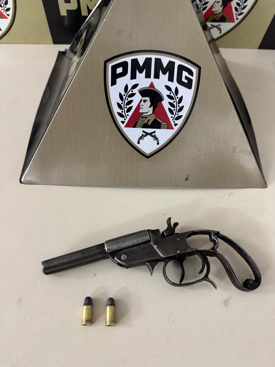 Polícia apreende arma do fogo no bairro Planalto, em João Monlevade