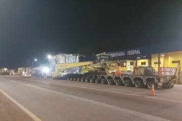 Carga especial de grandes dimensões mobiliza operação na BR-040 entre BH e Juiz de Fora