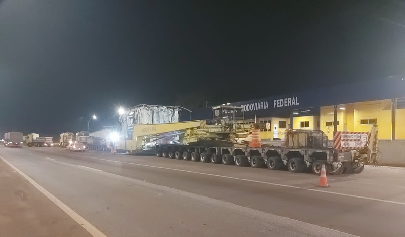 Carga especial de grandes dimensões mobiliza operação na BR-040 entre BH e Juiz de Fora