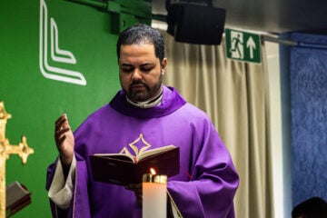 Padre Adriano destaca papel formativo do Seminário Mariológico nas celebrações dos 200 anos da Catedral