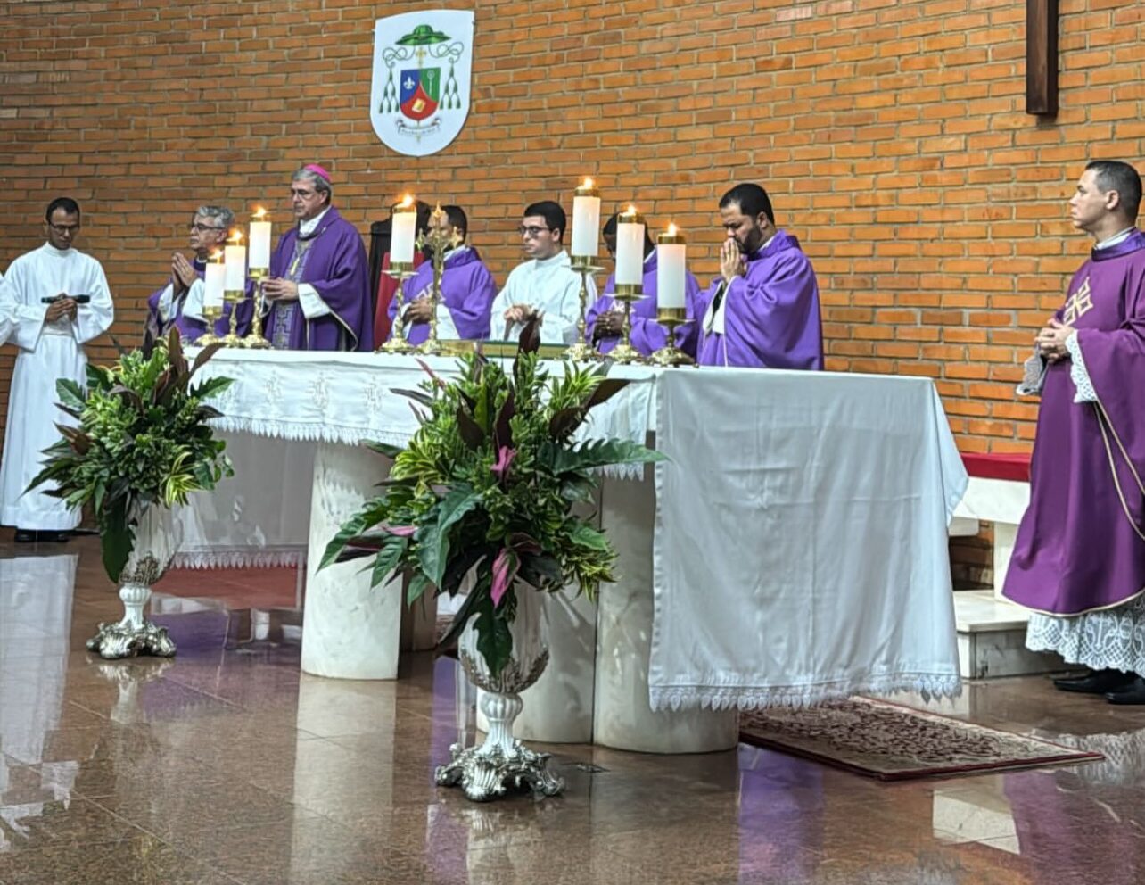 Em despedida marcada por emoção e gratidão, Dom Marco Aurélio Gubiotti afirma: “eu me tornei membro da família da Diocese"