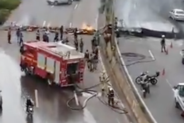Manifestação bloqueia o Anel Rodoviário de BH por mais de duas horas e provoca congestionamento nos dois sentidos da via