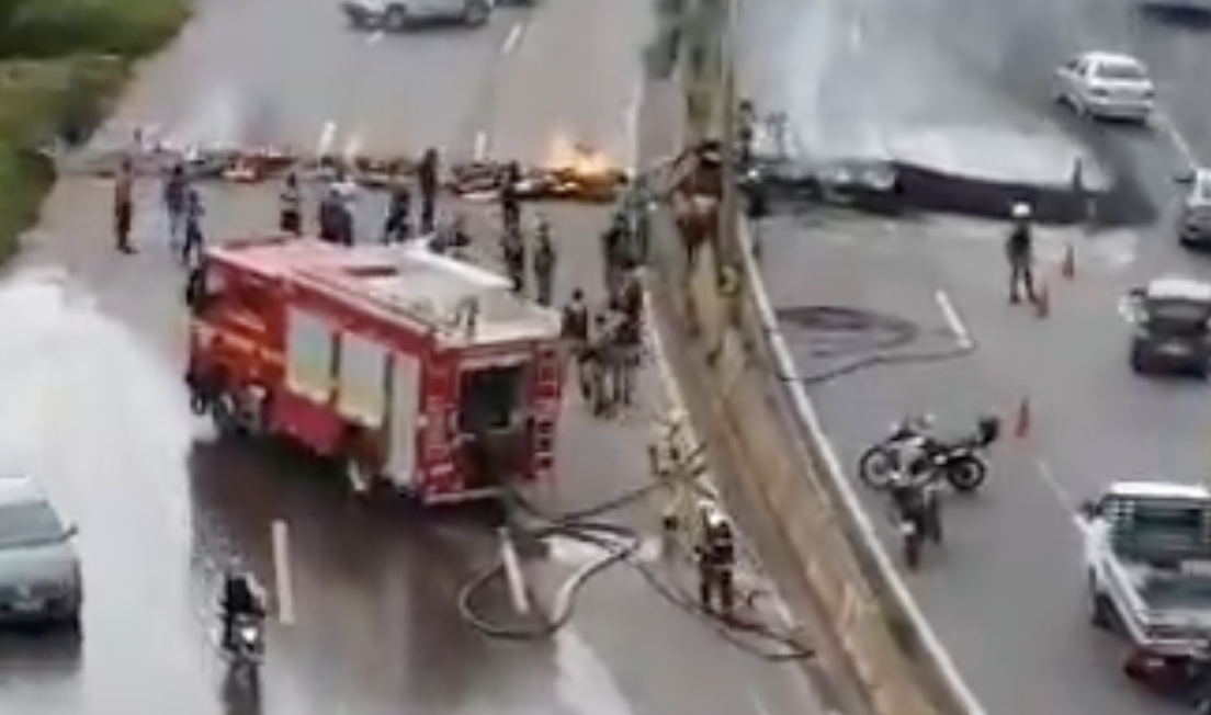 Manifestação bloqueia o Anel Rodoviário de BH por mais de duas horas e provoca congestionamento nos dois sentidos da via
