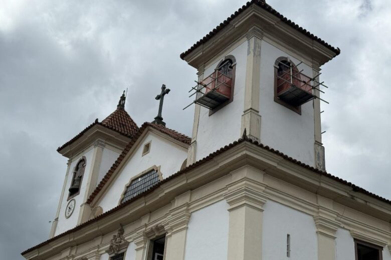 Os quatro sinos da torre direita da Catedral de Mariana serão restaurados