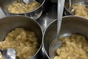 Cozinhas de 215 escolas de BH recebem curso sobre alimentação de bebês e higiene no preparo