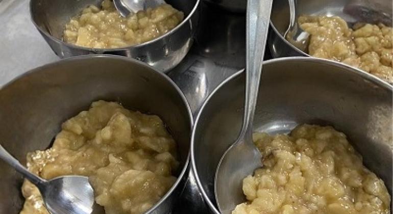 Cozinhas de 215 escolas de BH recebem curso sobre alimentação de bebês e higiene no preparo