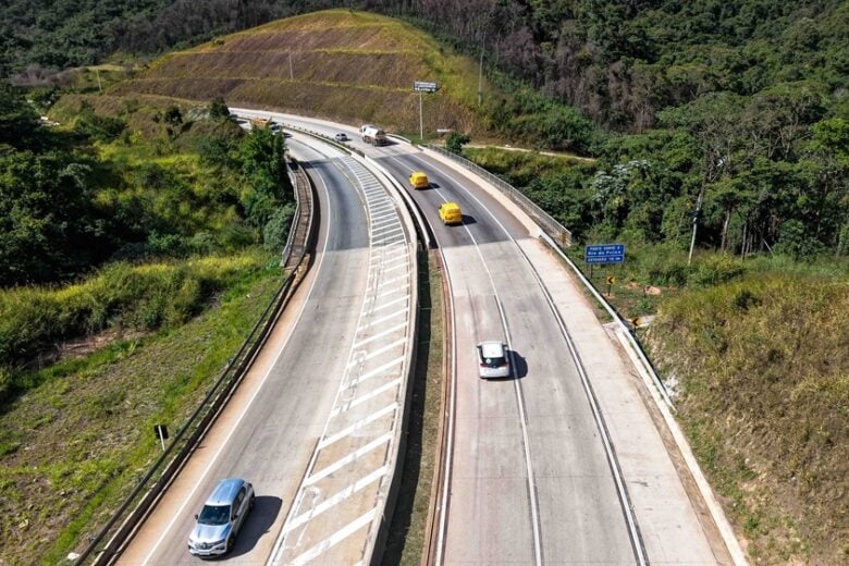 Rodovias mineiras têm restrição de circulação de veículos pesados no feriado do Dia do Trabalhador