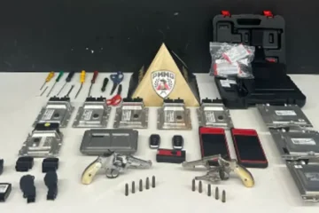 Dois homens são presos em Belo Horizonte com armas, equipamentos eletrônicos e ferramentas usadas em furtos de veículos