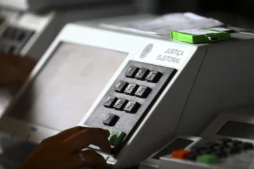 Eleições 2026: pesquisa Meio/Ideia indica crescimento de Flávio Bolsonaro e empate técnico com Lula no 2º turno