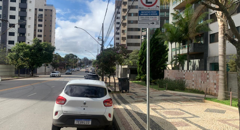 Estacionamento rotativo ficará liberado em parte do Carnaval de BH; medida vale em datas específicas