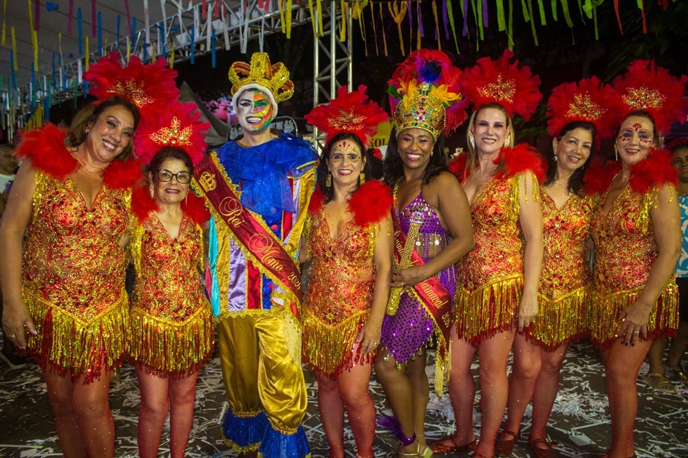 Energia e muita animação na segunda-feira de Carnaval em Itabira: confira a galeria de fotos