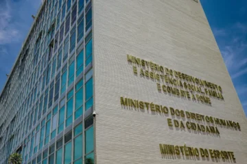 Ministérios reagem à absolvição de homem que estuprou menina em MG