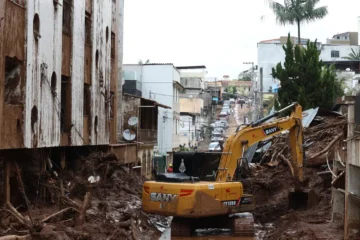 Número de mortos em Minas sobe para 66, dizem autoridades