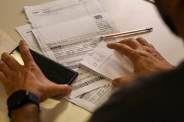 Salário mínimo de R$ 1.621 começa a ser pago nesta segunda-feira