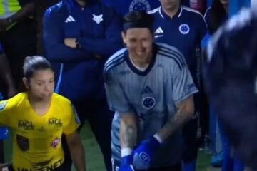 Cássio sai para ir ao banheiro, jogo para e Cruzeiro arranca vitória nos acréscimos pelo Campeonato Mineiro