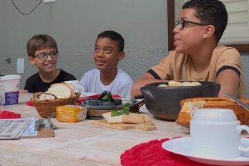 Crianças lançam jornal artesanal em Santa Maria de Itabira e conquistam leitores com humor e olhar crítico