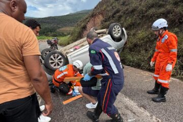 Gestante e homem ficam feridos em capotamento na BR-381, no trevo de Caeté