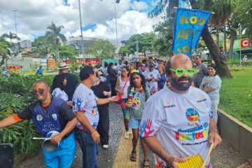 Carnaval: bloco “Percussão da Inclusão” leva alegria e reforça mensagem de cidadania no Centro de Itabira