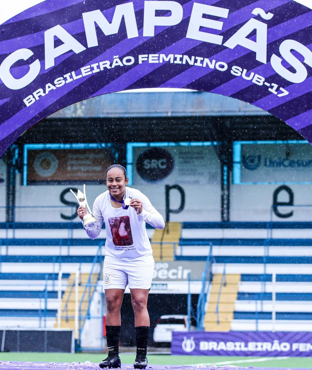 Futebol feminino: entre sonhos e desafios, itabirana completa dois anos de Corinthians