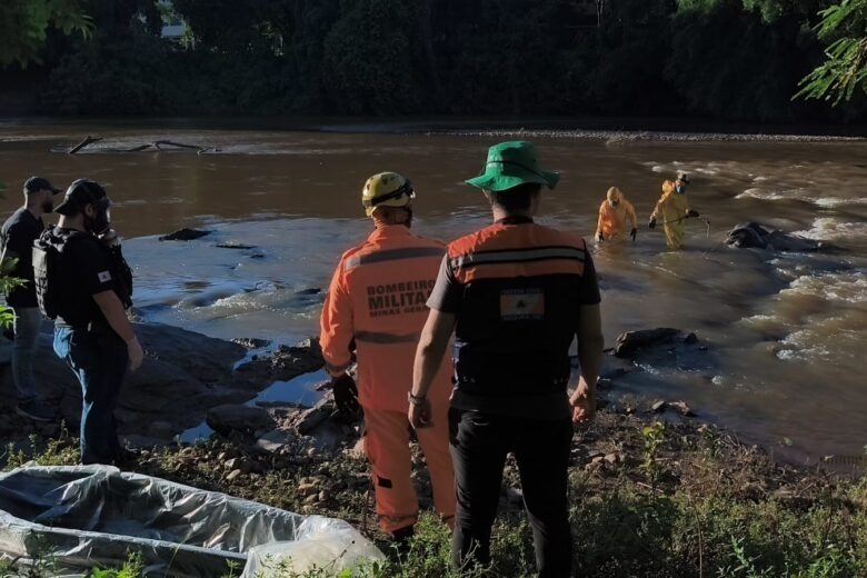 Corpo em avançado estado de decomposição é retirado do Rio Piracicaba, em Nova Era