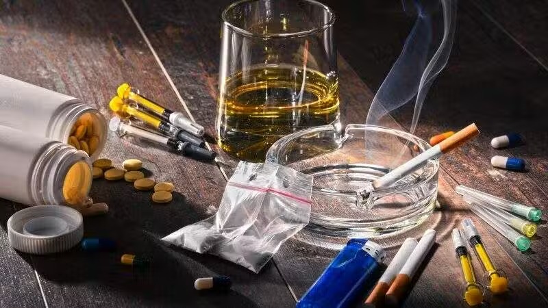 Dependência química é doença e exige tratamento, alertam especialistas no Dia Nacional de Combate ao Alcoolismo e às Drogas