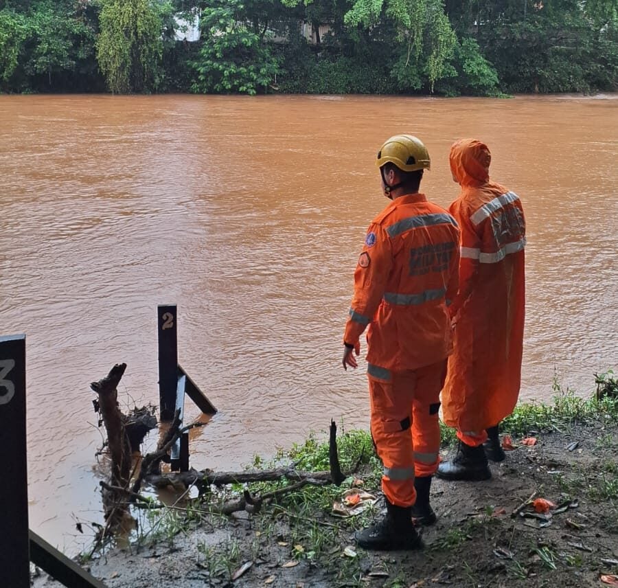 Após seis dias, bombeiros encerram buscas por homem desaparecido no Rio Piracicaba em Nova Era