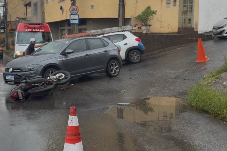 Colisão entre carro e moto deixa motociclista ferido na Vila Piedade, em Itabira