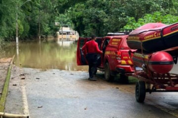 Zona da Mata: em Matias Barbosa, Corpo de Bombeiros já resgatou mais de 100 pessoas afetadas pela chuva