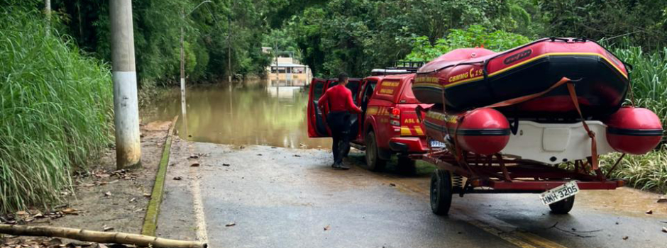 Zona da Mata: em Matias Barbosa, Corpo de Bombeiros já resgatou mais de 100 pessoas afetadas pela chuva