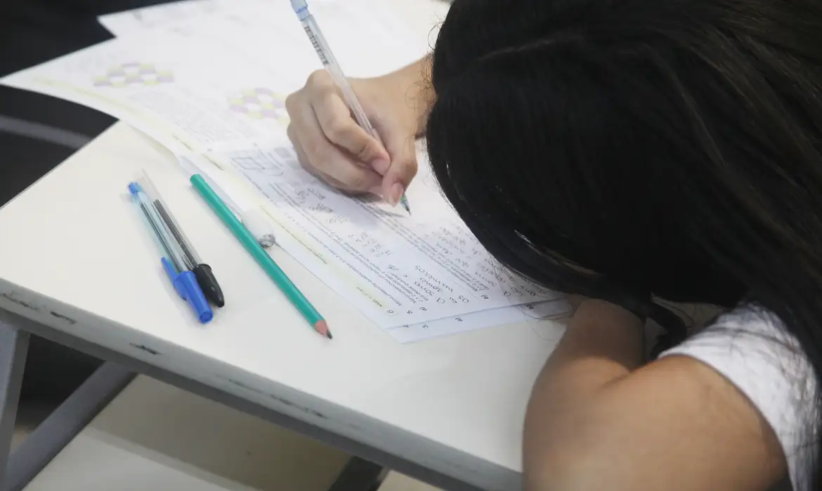 Polícia Civil encerra inquérito e indicia professor por assédio sexual em escola municipal de Itabira
