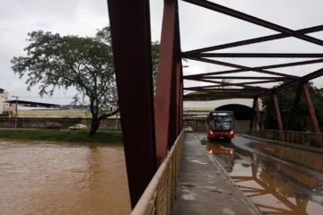 Chuvas provocam interdições em rodovias da Zona da Mata e DER-MG emite alerta a motoristas