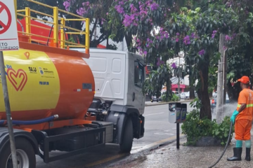 BH aumenta em 40% a lavagem de ruas do centro